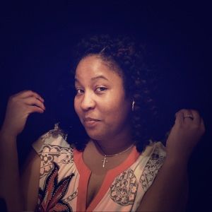 Meet your Posher, Tia